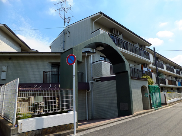 コンドミニアムメイ大倉山の外観