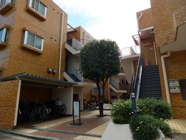 ダイアパレス大倉山の外観