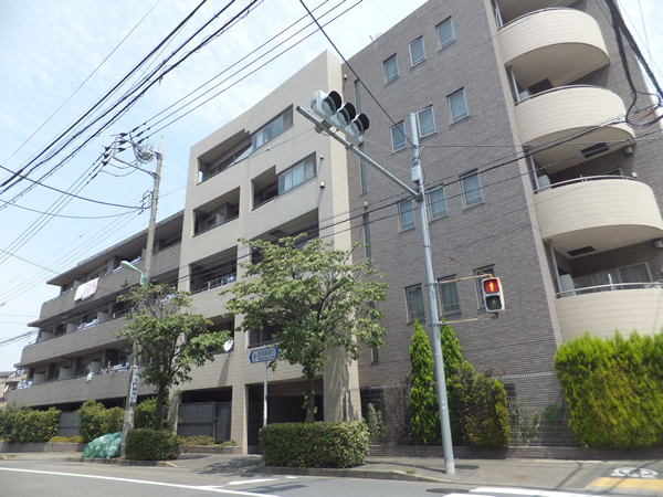 デュオスカーラ用賀の外観