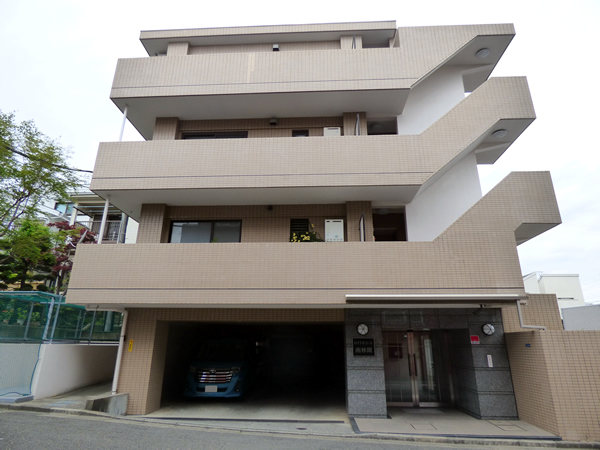 ロイヤルコート南林間の外観