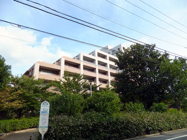 マナーズフォートスイートテラスの外観