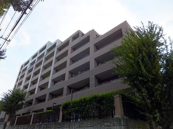 マナーズフォートスイートテラスの外観