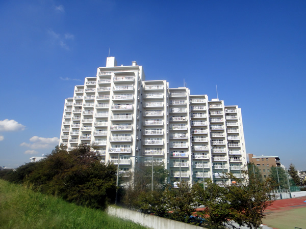 多摩リバーサイドハウスの外観