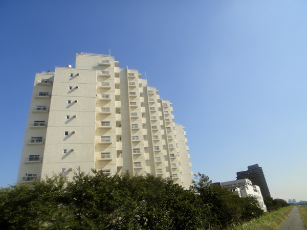 多摩リバーサイドハウスの外観