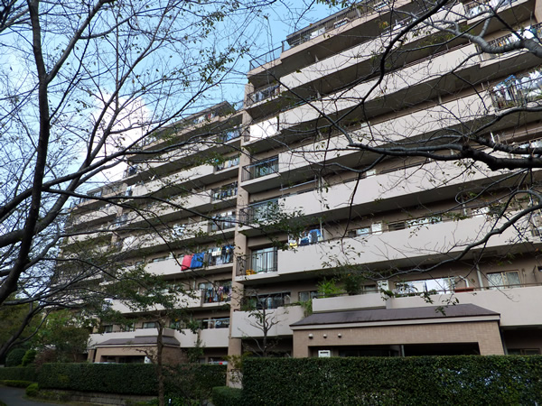 港北ファミールハイツ7号棟の外観