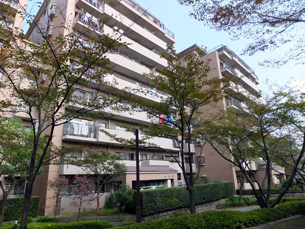 港北ファミールハイツ7号棟の外観