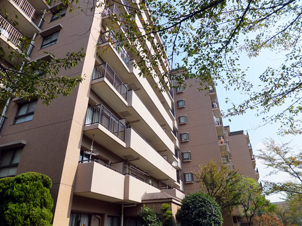 港北ファミールハイツ7号棟の外観