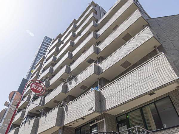 ビクセル新宿の外観