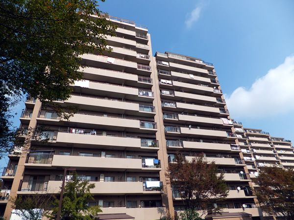 港北ファミールハイツ６号棟の外観