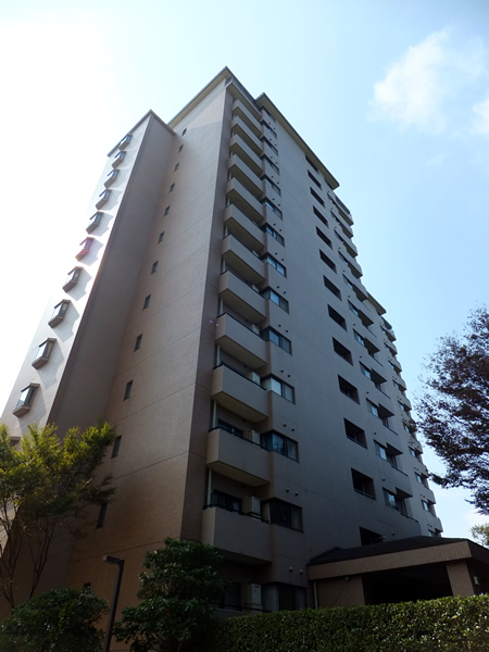 港北ファミールハイツ６号棟の外観