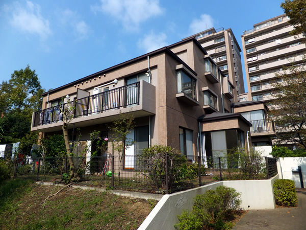 港北ファミールハイツ５号棟の外観