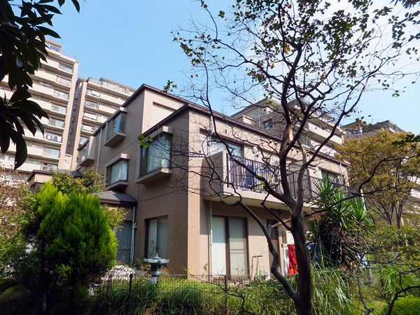 港北ファミールハイツ５号棟の外観