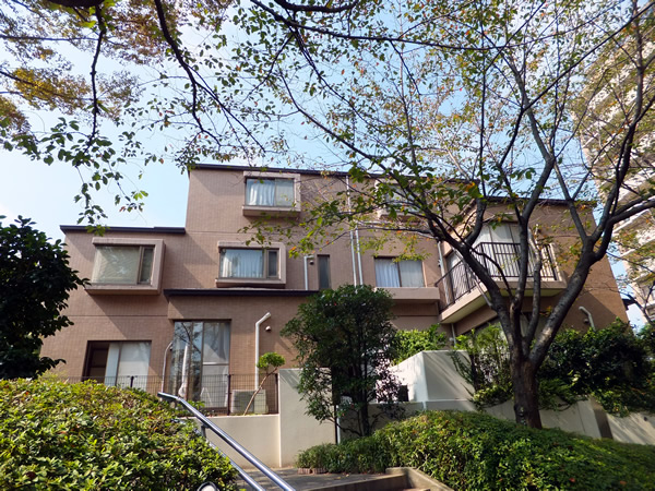 港北ファミールハイツ５号棟の外観