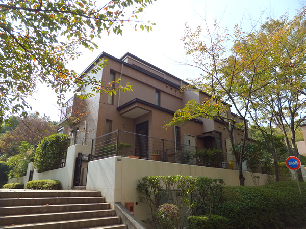 港北ファミールハイツ４号棟の外観