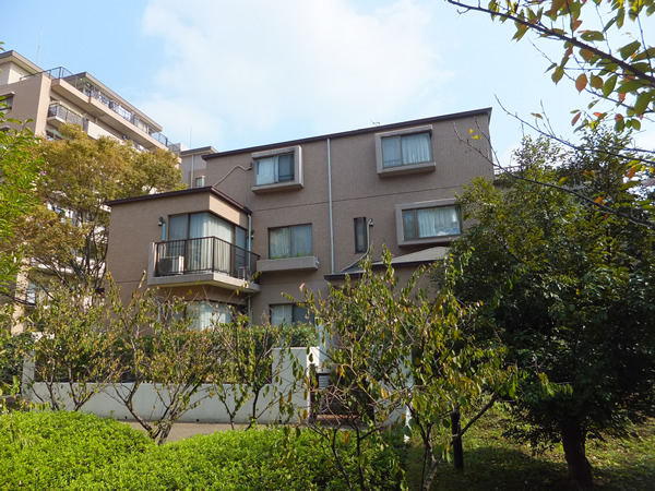 港北ファミールハイツ４号棟の外観