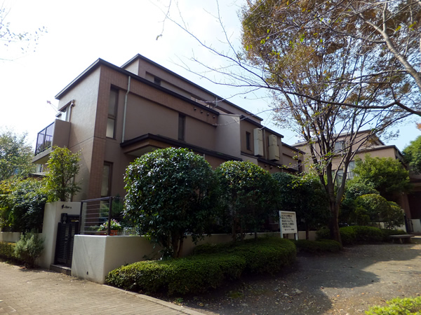 港北ファミールハイツ２号棟の外観