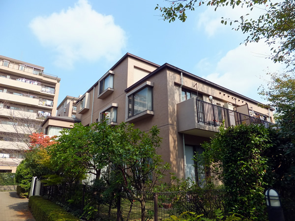 港北ファミールハイツ１号棟の外観