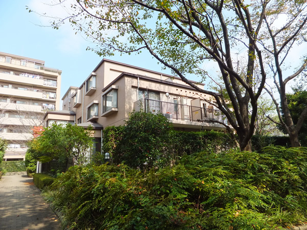 港北ファミールハイツ１号棟の外観