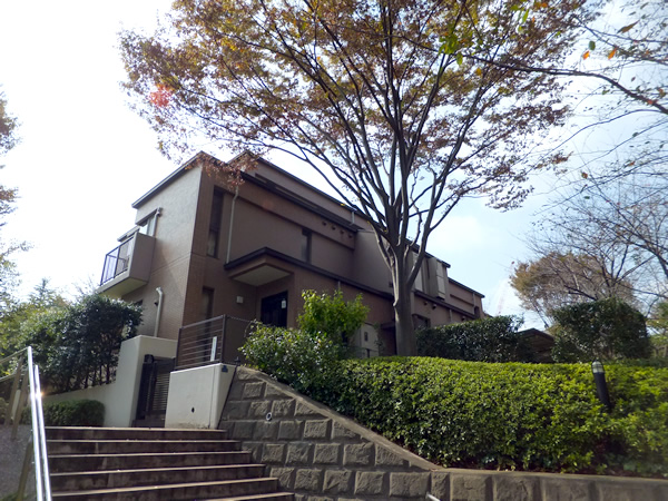 港北ファミールハイツ１号棟の外観