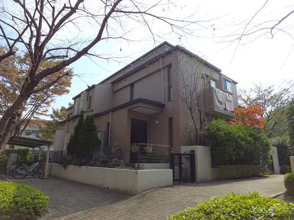 港北ファミールハイツ１号棟の外観