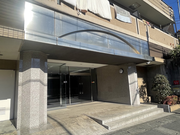 アルファホームズ読売ランドの外観