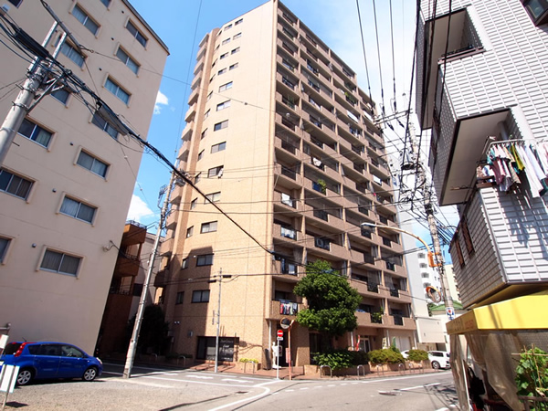 朝日八王子マンションの外観