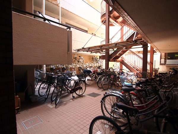 朝日八王子マンションの外観