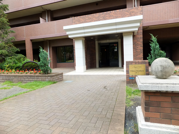 メイフェアパークス溝の口B棟の外観