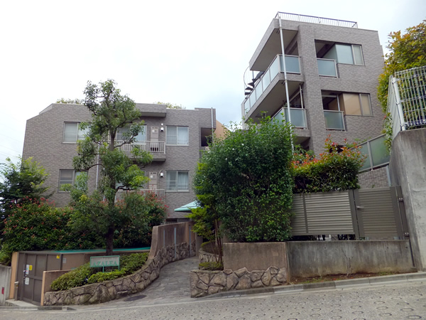 セブンフォレストヒルアゼリアコートの外観