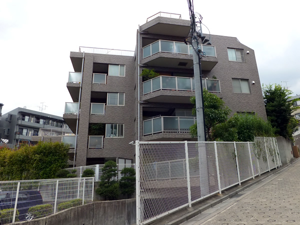 セブンフォレストヒルアゼリアコートの外観