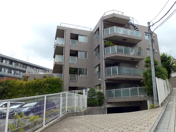 セブンフォレストヒルアゼリアコートの外観