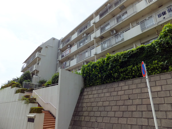 ハイネス溝の口の外観