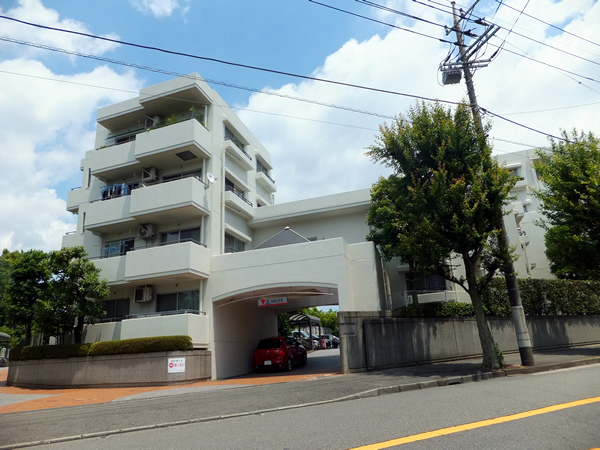 アステリア青葉台の外観