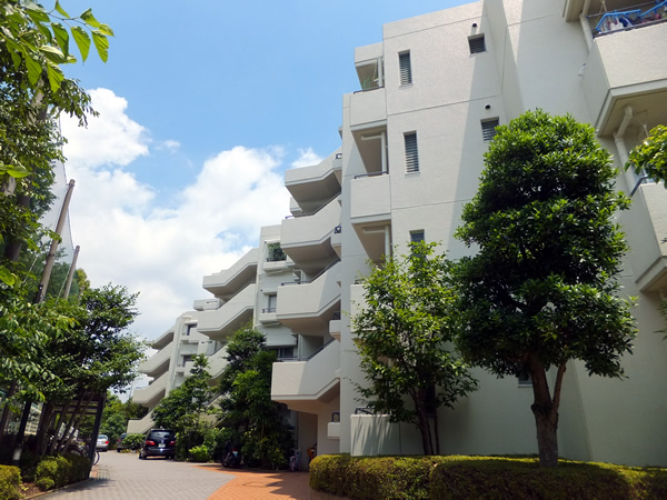 アステリア青葉台の外観