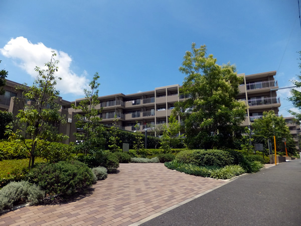 ドレッセあざみ野ガーデンシエスタの外観