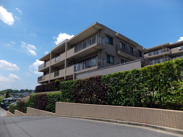 ドレッセあざみ野ガーデンシエスタの外観