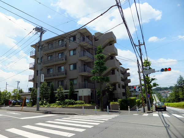 ドレッセあざみ野ガーデンシエスタの外観