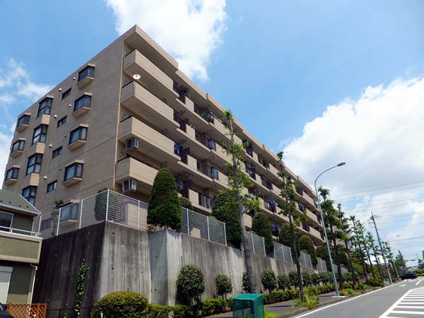 ウェルハイムあざみ野の外観