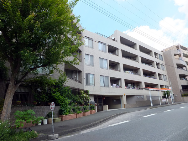 あざみ野西ガーデンハウスの外観