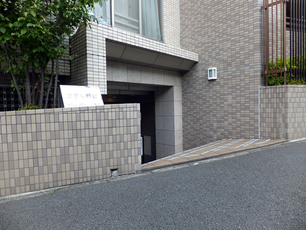 あざみ野西ガーデンハウスの外観