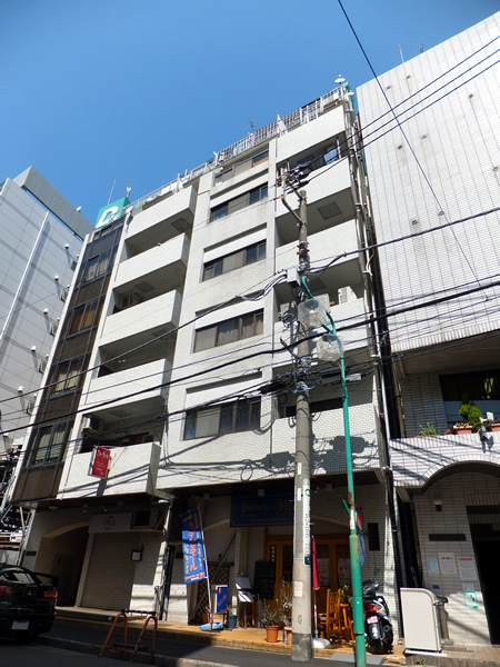 横浜ユニハイムビルの外観