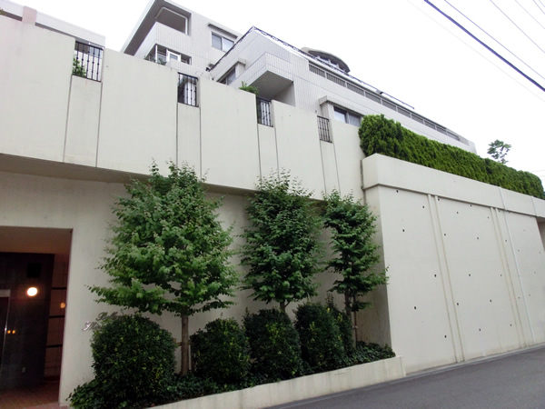 ヴェルビュ新百合ヶ丘レジデンシアの外観