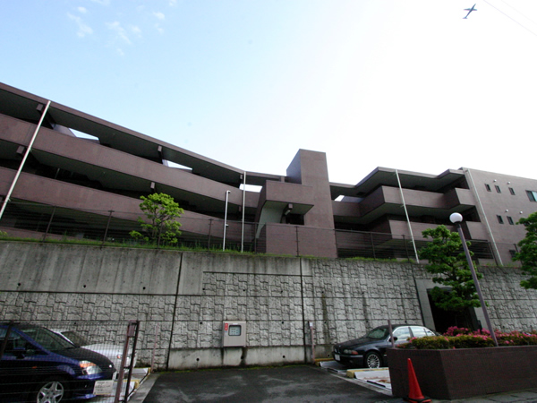 ファミールヒルズ百合ヶ丘の外観