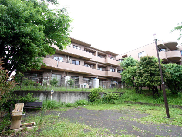 エルベ初穂百合ヶ丘の外観