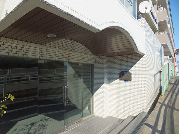 エンブレム向ヶ丘遊園の外観