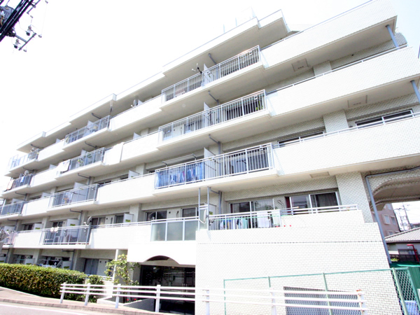 エンブレム向ヶ丘遊園の外観