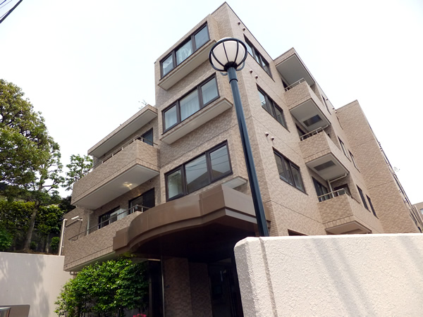 エンブレム下落合の外観