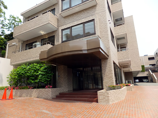 エンブレム下落合の外観