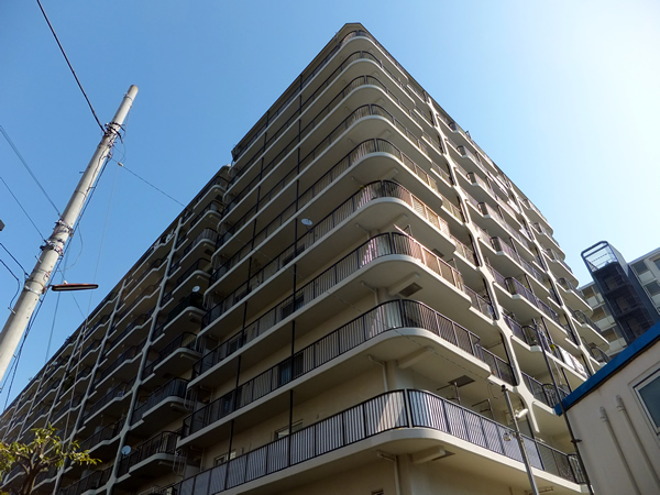 横浜スカイハイツの外観