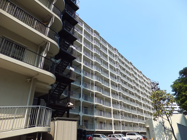 横浜スカイハイツの外観